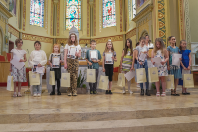 „Reményben élő szentjeink” – Egyházmegyei rajzpályázat díjátadó – FOTÓGALÉRIA