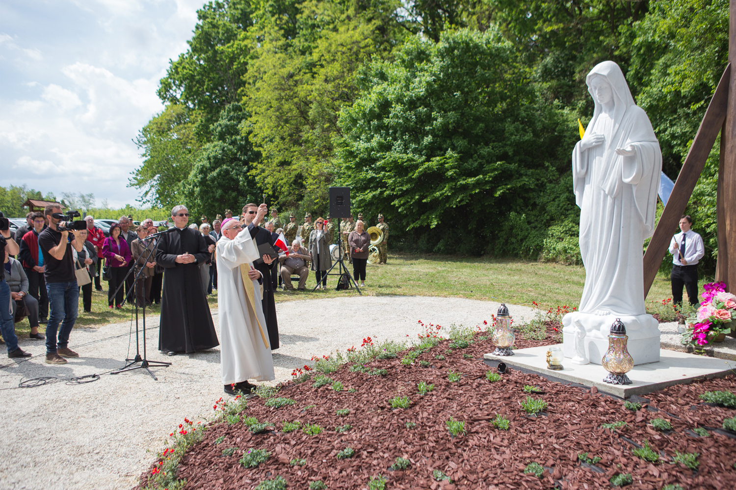A lengyel buszbaleset áldozataira emlékeztek Balatonszentgyörgyön