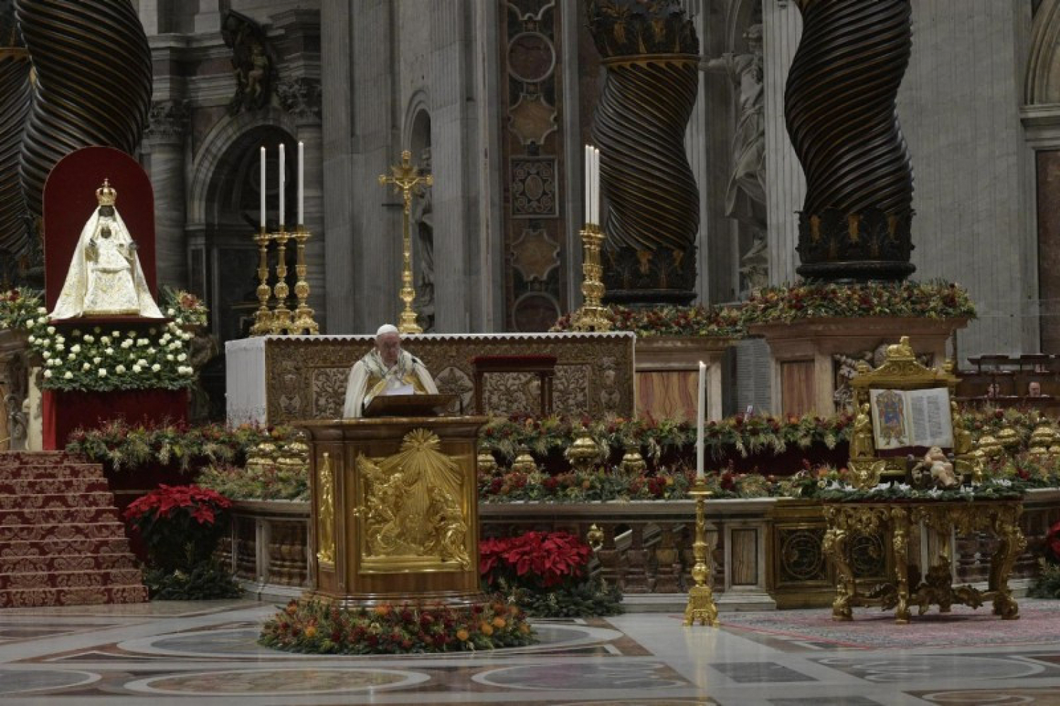 Ferenc pápa szilveszterkor: Isten nem a templomból kezdi megújítani a világot!